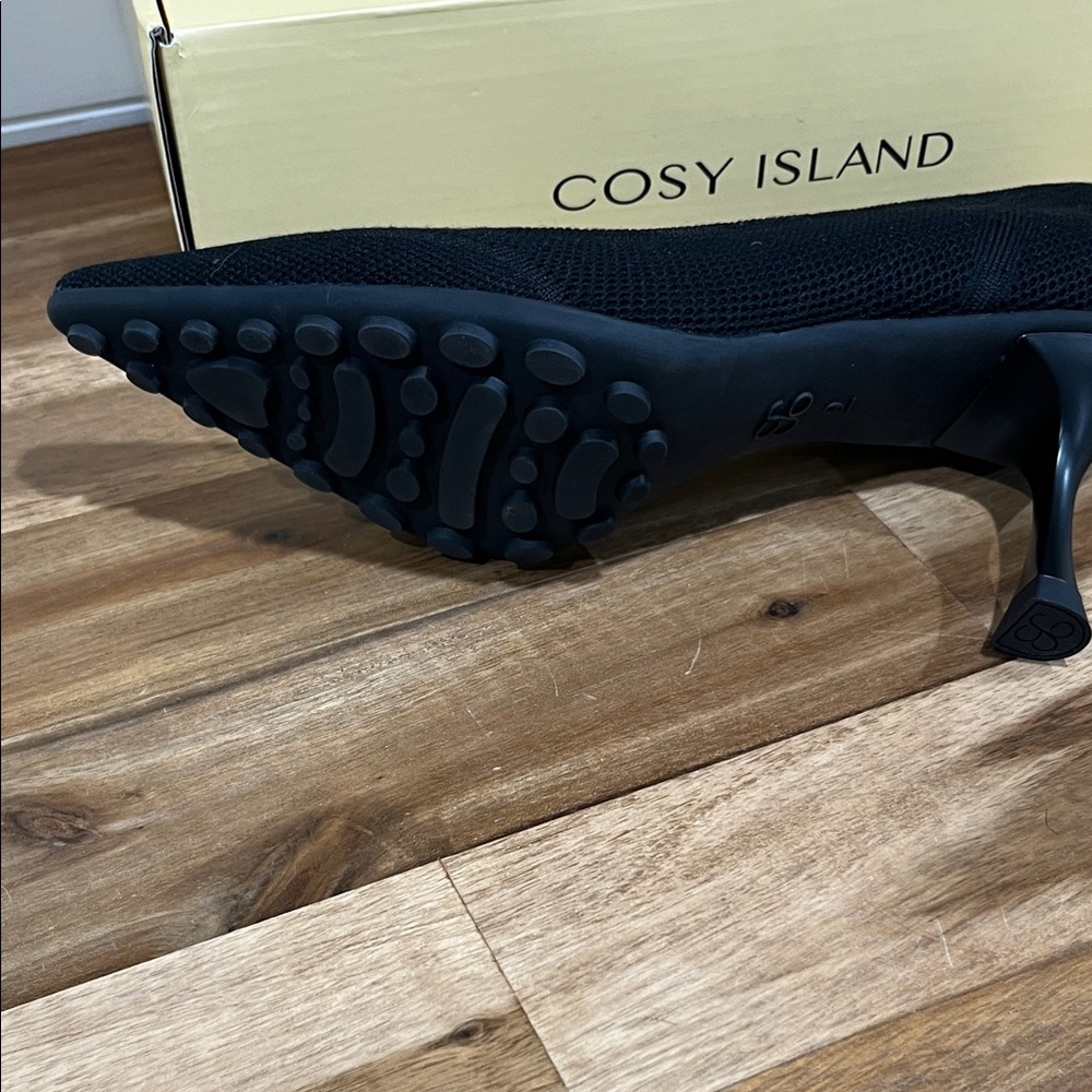 Cosy Island Black Pointed Knit Heel Pump - Picture 6 of 10